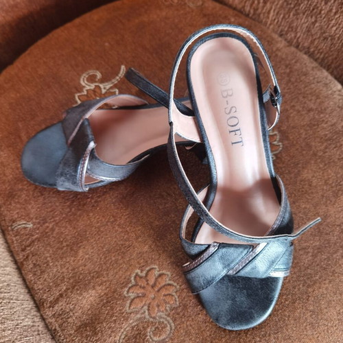 Women's sandals heel 5.5 cm like new, gray and silver