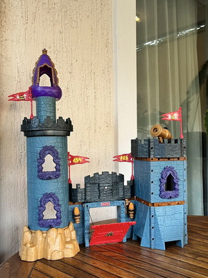 Fisher-Price Imaginext Battle Castle 78333 with extras