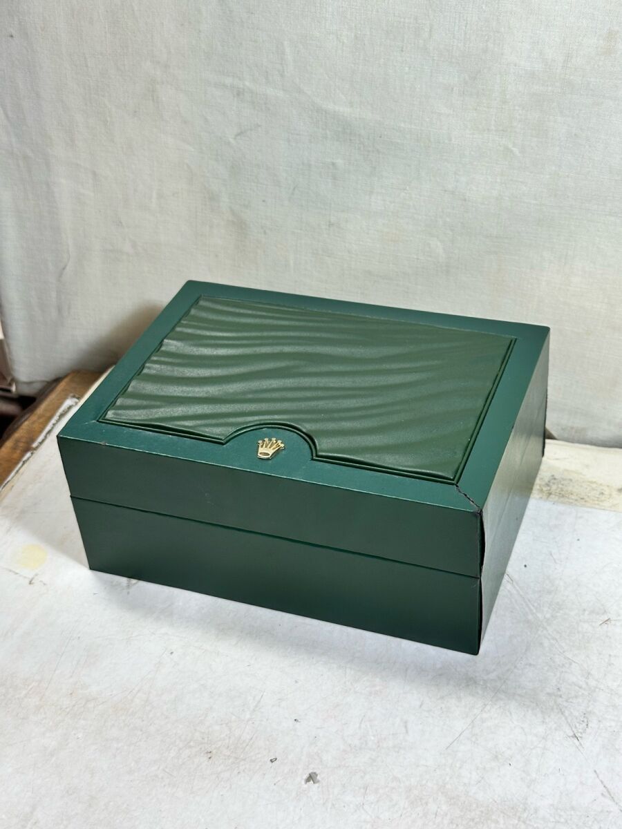 Rolex box used, green model 31.00.04… - € 100,00 - Vendora.cy