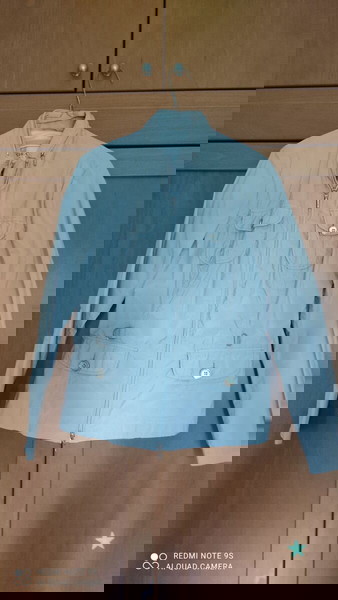 Πολύ όμορφο αδιάβροχο γυναικείο μπουφάν της εταιρείας Geox!!!