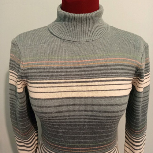 Vintage striped knitted turtleneck sweater like new