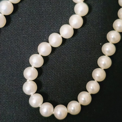 Pearl necklace new with 14K gold clasp
