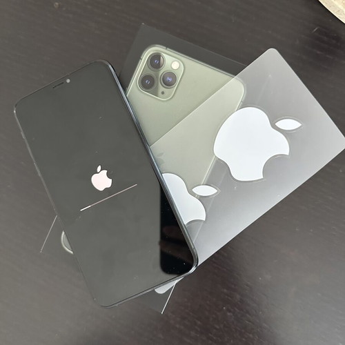 iPhone 11 Pro Max used, very good condition, battery health 77%