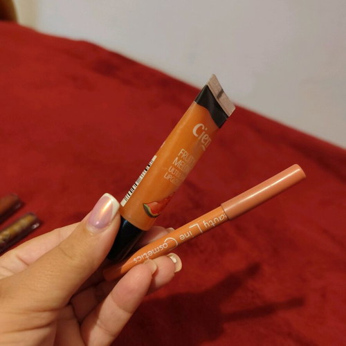 Makeup set used, 10 pieces