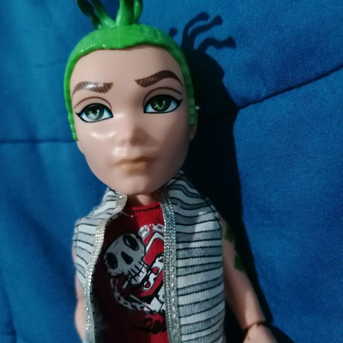 Monster High Deuce Gorgon like new with lever moving arms and hair