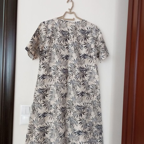 Dress with tropical print, size L, black and beige