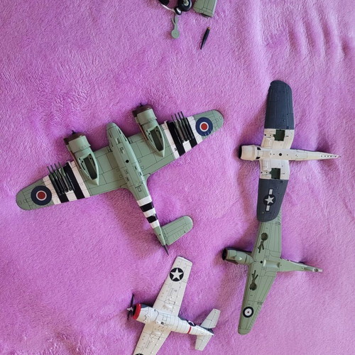 Fighter airplanes used in very good condition