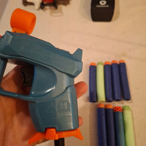 Nerf blaster with darts like new