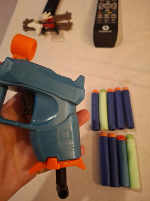 Nerf blaster with darts like new