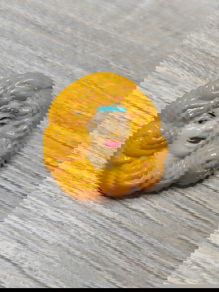 Vintage Pin Καρφίτσα με Ηρωίδα