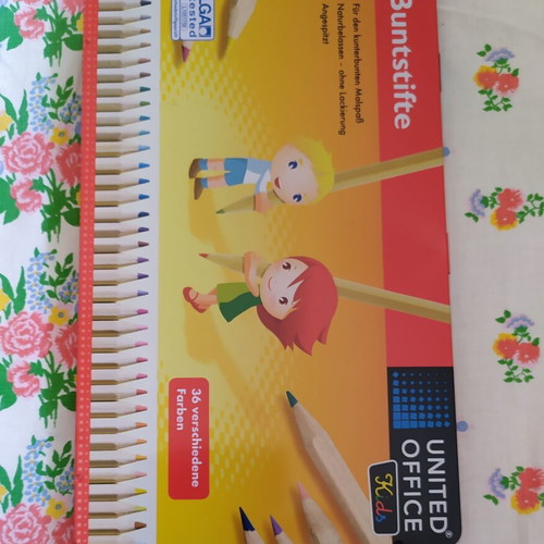 Colored pencils set of 36 in metal case