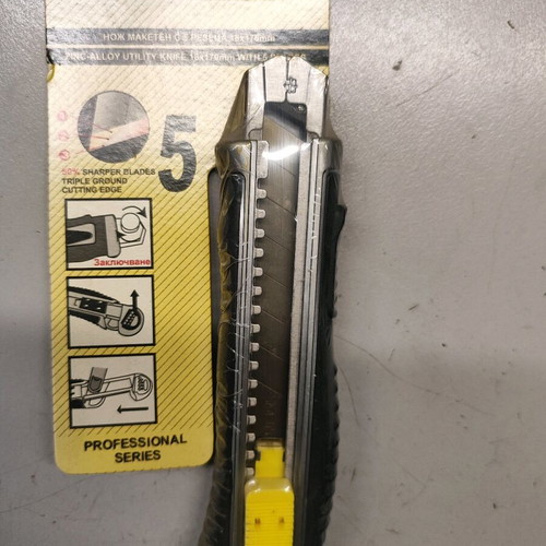 Utility knife new professional with 5 blades
