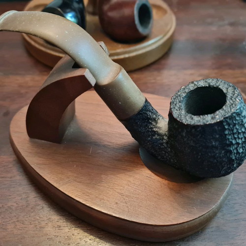 Smoking pipe set used with three pipes and wooden stand