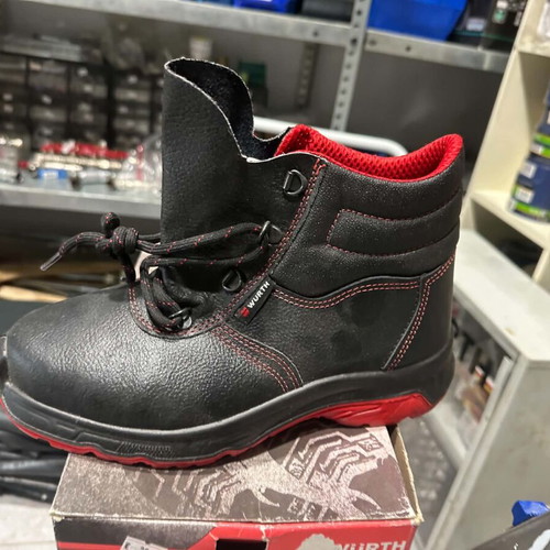 Work shoe, black with red details