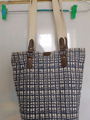 Denim shoulder bag like new, white and blue