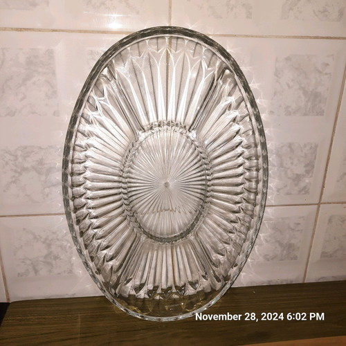 Glass platter and 2 plates like new for nuts