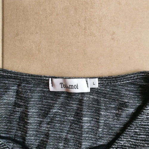 Toi&Moi blouse like new, gray, cross front design, sizes M and L