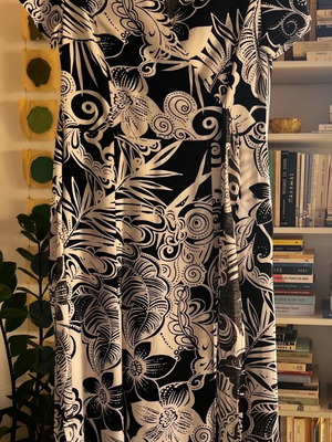 Quickstep long dress like new, black and white, size S