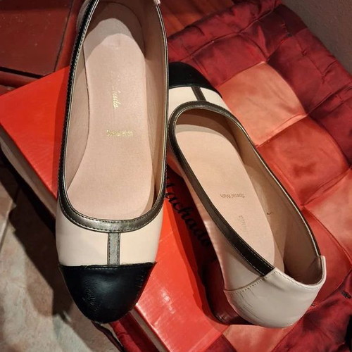 Andres Machado two-tone pumps with 6cm square heel like new, size 44