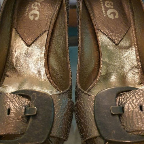 Dolce & Gabbana bronze pumps like new, size 38