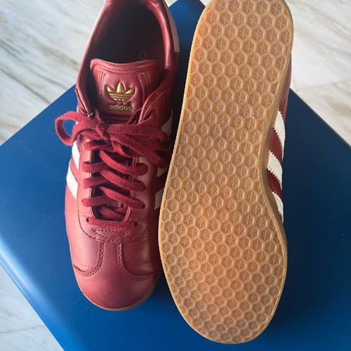 Adidas Gazelle athletic shoes like new, size 39 1/3, red