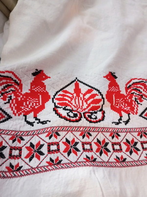 Woven tablecloth used 1.25x2m with fringes and thick fabric