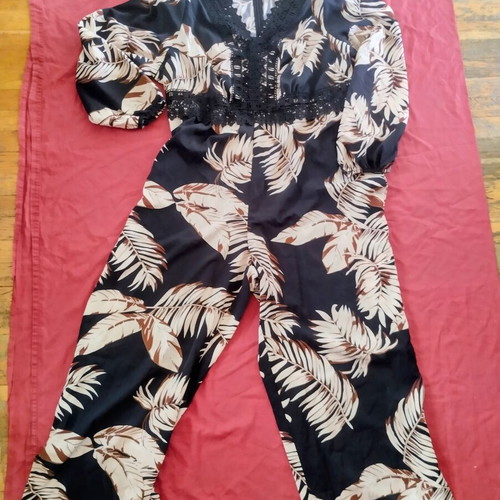 Jumpsuit used, long sleeve with black lace V, size 3XL