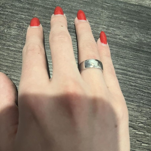 Silver ring like new in excellent condition