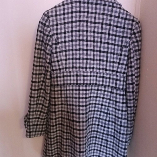 Coat like new, size S-M, black and white