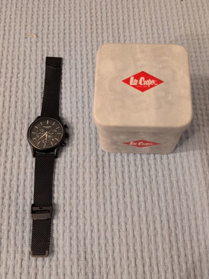 Lee Cooper watch like new, men's black wristwatch with box