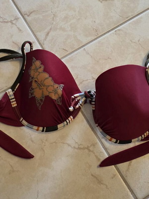 Elinal-Lime & Soda Bikini Top like new, burgundy with floral design, size 46
