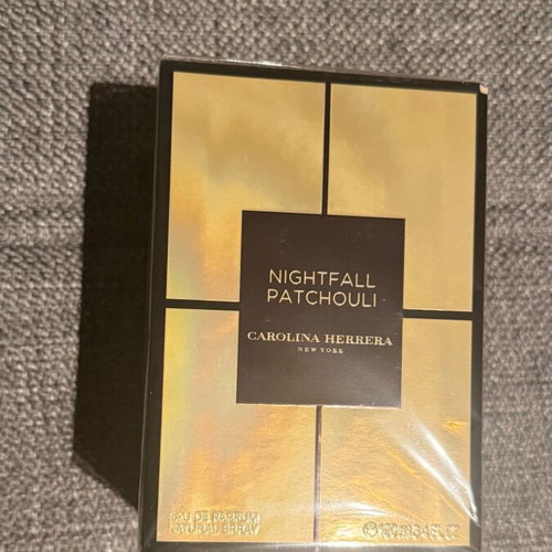 Carollina Herrera Confidential Nightfall Patchouli 100ml closed unused perfume