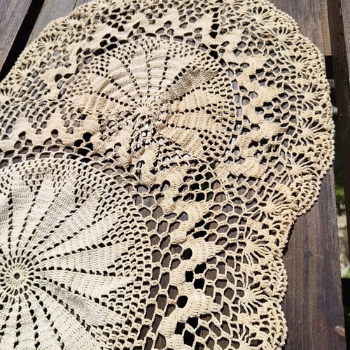 Crochet doily like new, size 70x40 cm