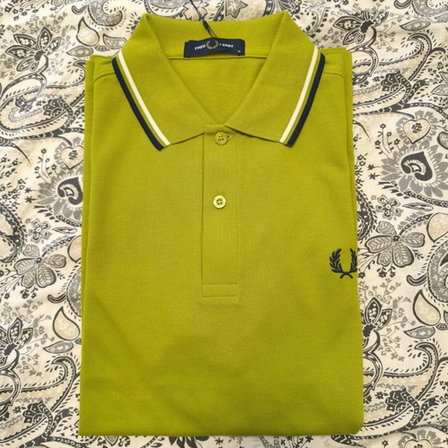Fred Perry polo shirt size M new, yellow