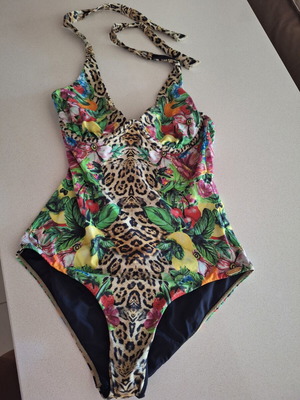 Camilla swimsuit like new, colorful, size M