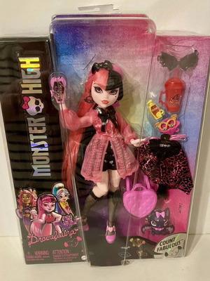 Monster High Draculaura doll brand new