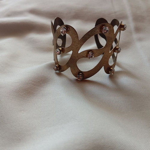 Choker bracelet gold bronze with nine white stones, like new