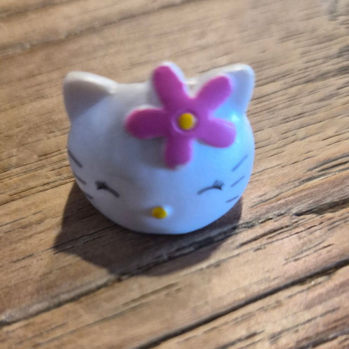 Hello Kitty ring