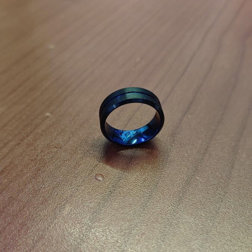 Men's ring blue and black size 10 like new