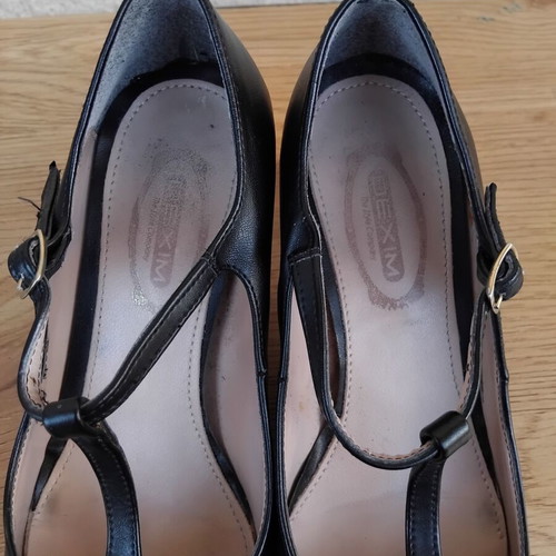 Dexim hand-made black leather pumps, like new, size 36