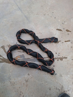 Abus chain 1.8m like new with 2 keys