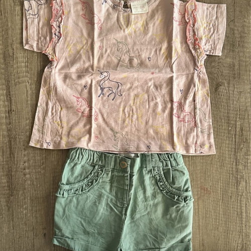 Baby clothing set like new, 12 pieces for 9-12 months