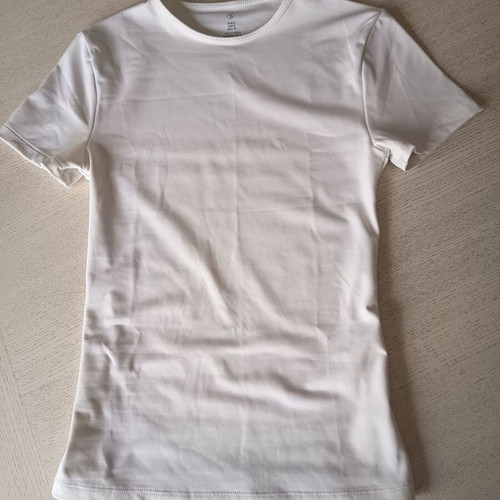 Bershka sports t-shirt size S new, white