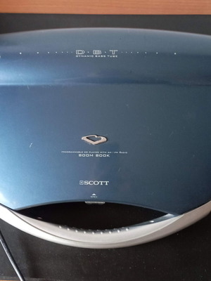 Cd player with radio used, functional with FM-AM antenna