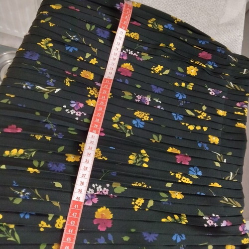 Zara floral pleated midi skirt size M like new