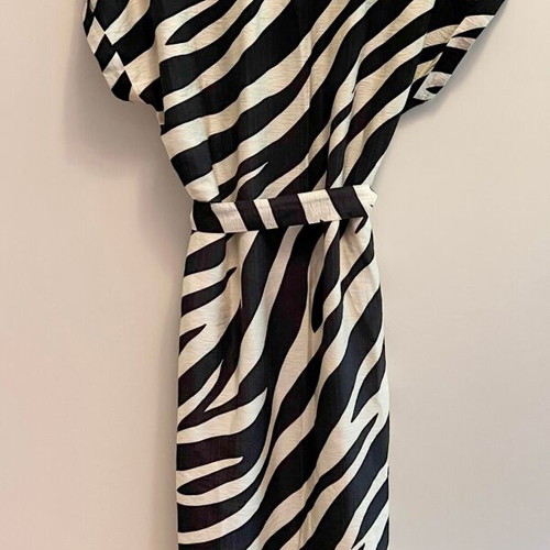 Shein black and beige dress like new, sizes L to XL