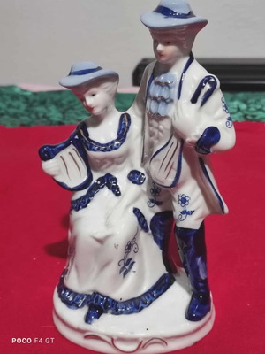 Porcelain statue like new with sweet colors
