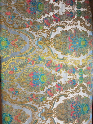 Metallic fabric suitable for liturgical vestments, new