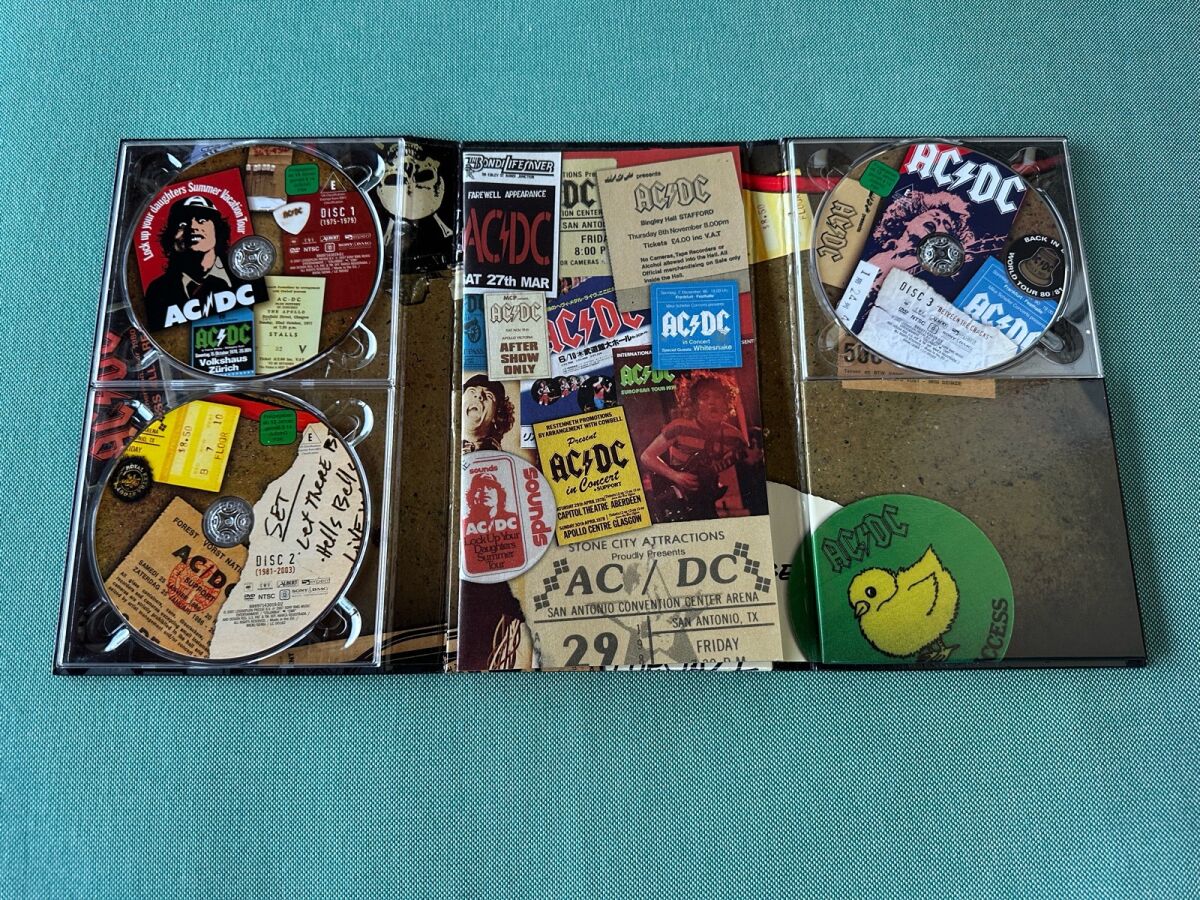 AC/DC Plug Me In Collector's Edition 3… - € 95,00 - Vendora.gr