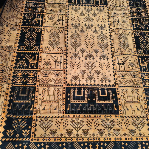 Rug with low pile like new 220x160 cm
